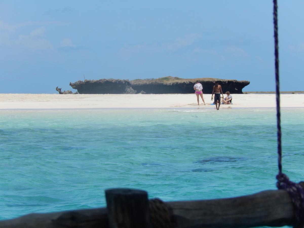 Blue Monkey Beach Cottages Shimoni Exterior foto