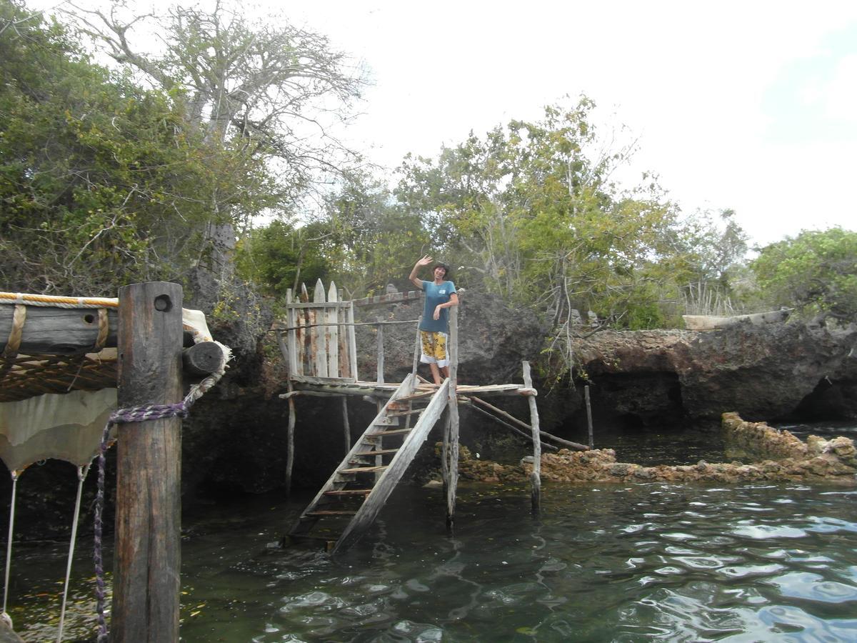 Blue Monkey Beach Cottages Shimoni Exterior foto